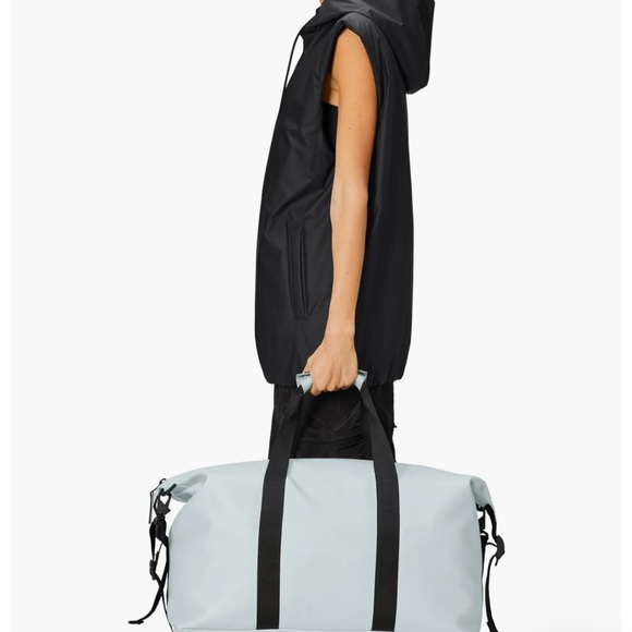 RAINS Hilo Waterproof Weekend Bag in Wind - Picture 4 of 4